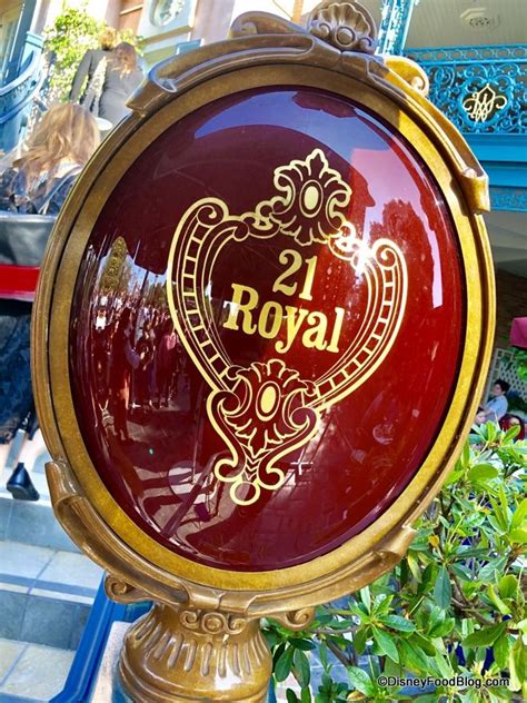 Full Review: We Ate The Most EXPENSIVE Disney Meal .